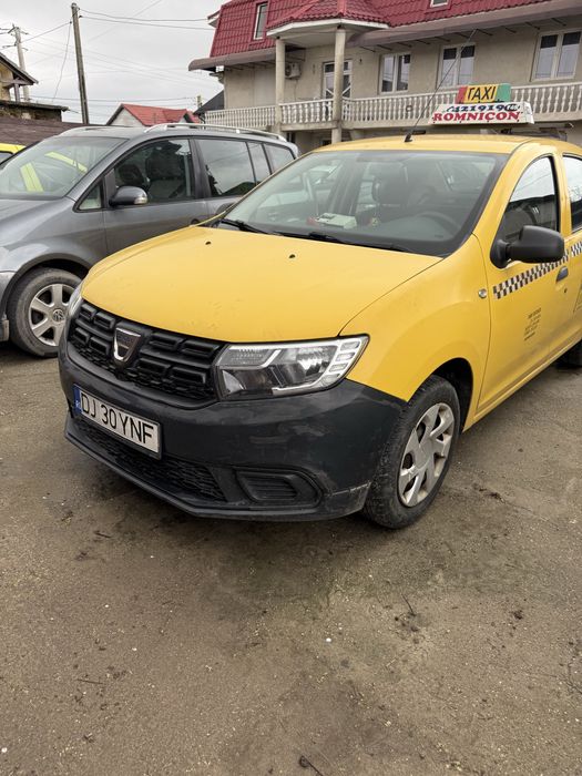 Vind firma taxi doua masini douà locuri