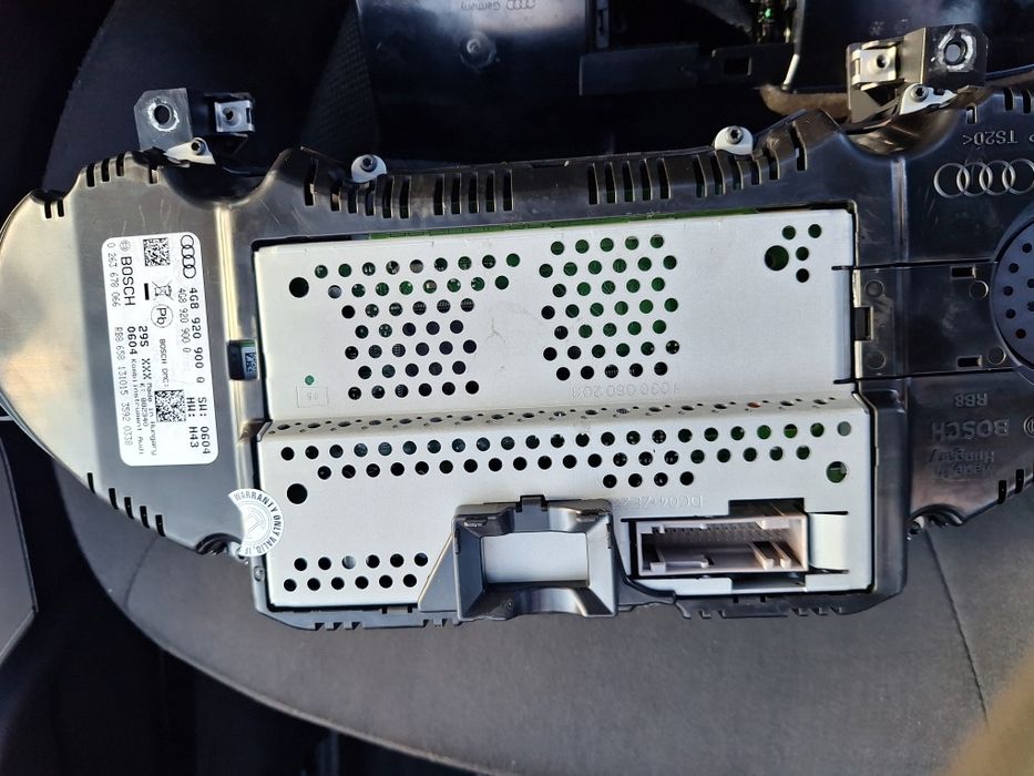 Ceasur bord Audi A6 C7 în km 4G8 920 900 Q