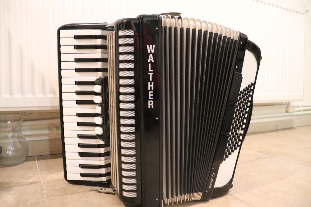 Acordeon Walther Pirat 72