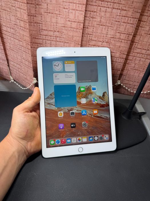 Tabletă Apple iPad Gen 5 Wifi(2017), Argintiu, 9.7", Memorie 32GB, iPadOS 16.7.16