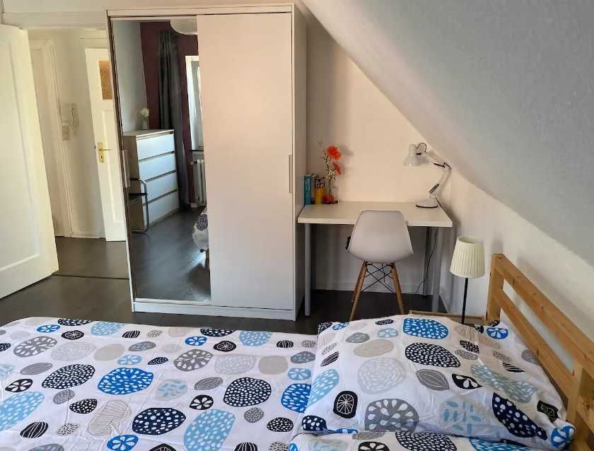 Дава се под наем Двустаен апартамент в Пловдив, Изгрев - 52 кв.м за 185 € - Снимка #2