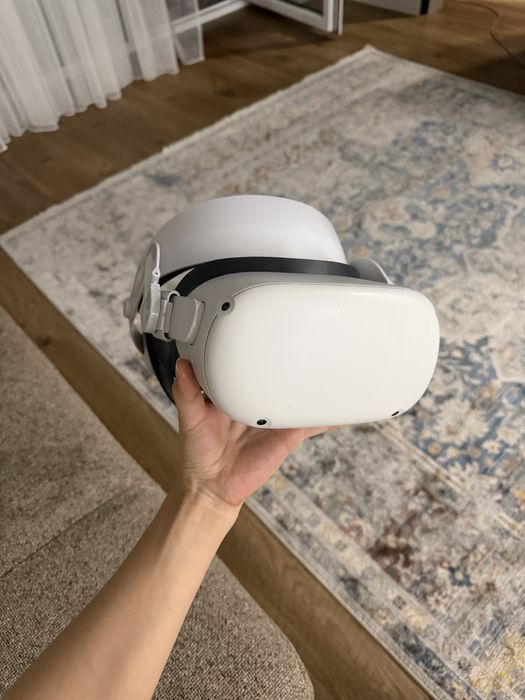 Продам VR - очки Meta Quest 2