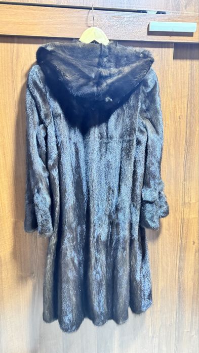 Продам Норковую шубу