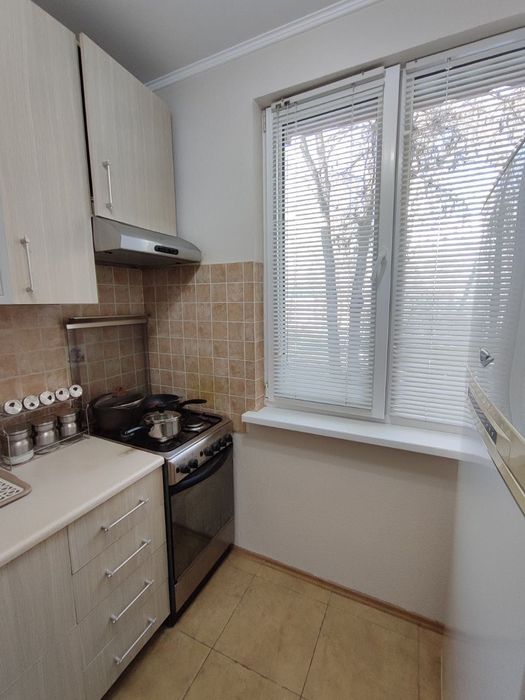 Фархадский рынок, трехкомнатная на втором этаже