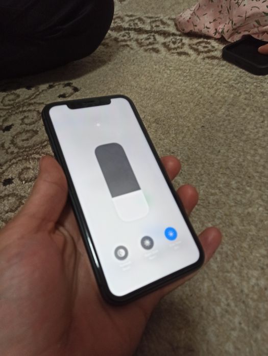 iPhone 11  память 128гб