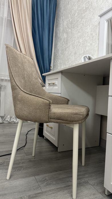 стол,стул,зеркало