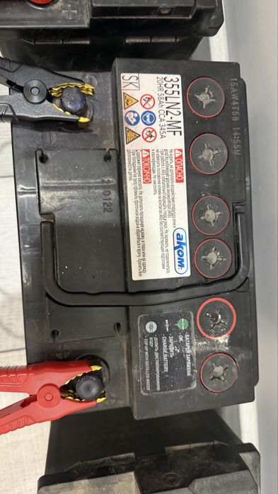 Продам аккумулятор с камри