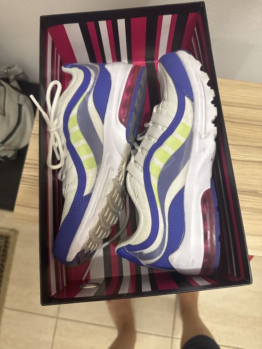 Adidasi Nike marime 36,5 superbi