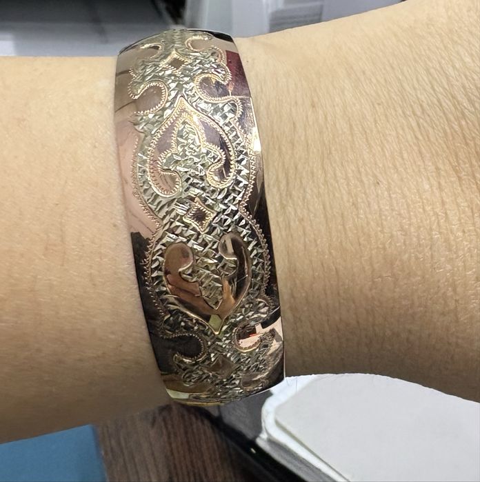 Продам национальный браслет золото