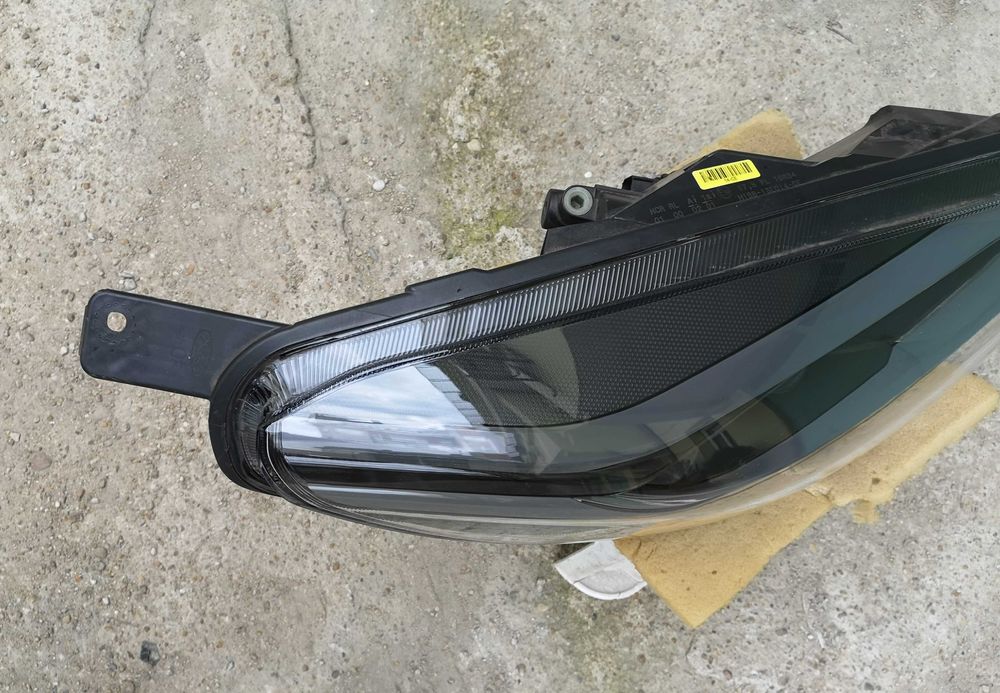 Оригинален фар Форд Фиеста МК8  Ford Fiesta Full Led Black