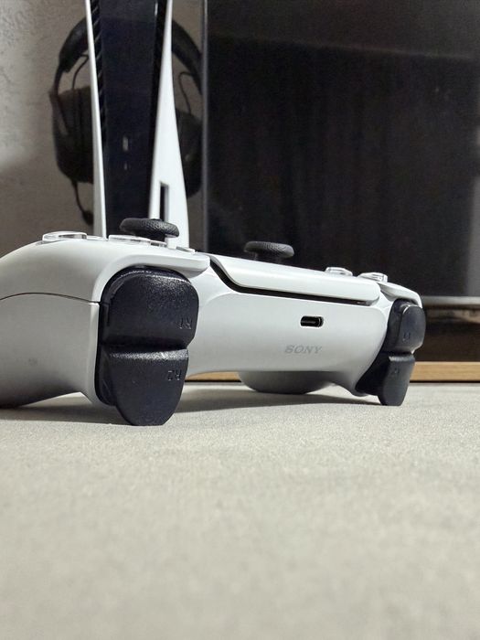 Продам Play Station 5