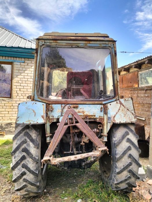 Трактор МТЗ-80, плуг, сеялка