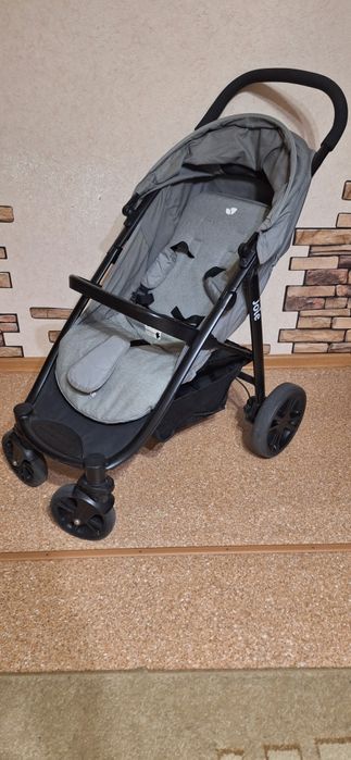Продам коляску Joie