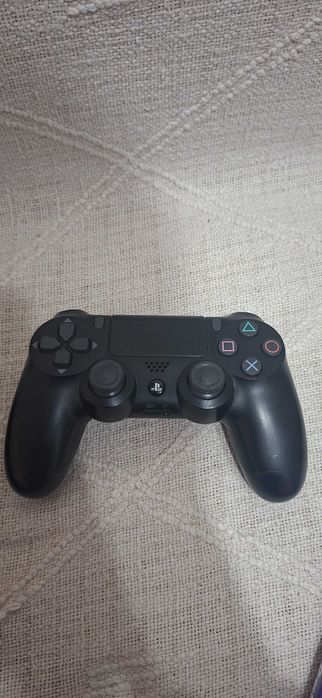 Ps 4 slim numai bun de jucat