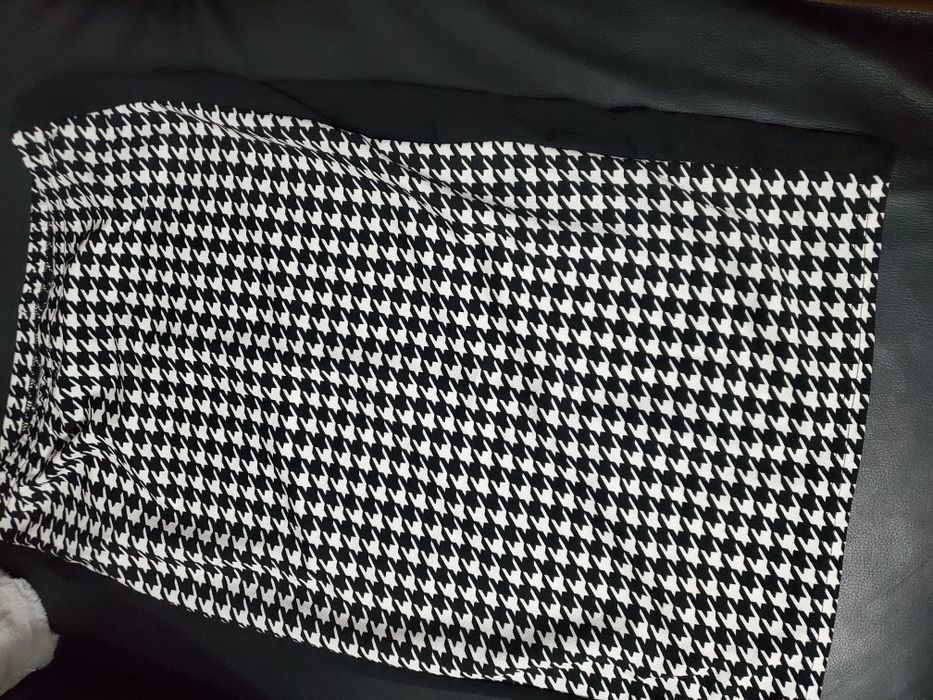 Fusta talie înaltă șliț in fata și nasturi marimea 38-40