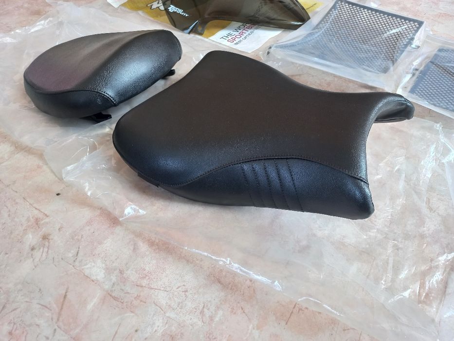 Suzuki GSXR1300 Hayabusa Седалки Аксесоари