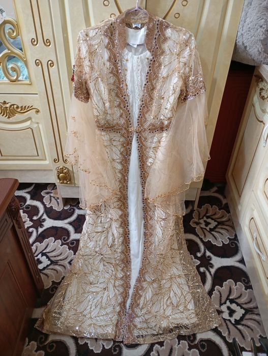 Келинчак ансамбль сотилади холати янгидай 2 марта кийилган