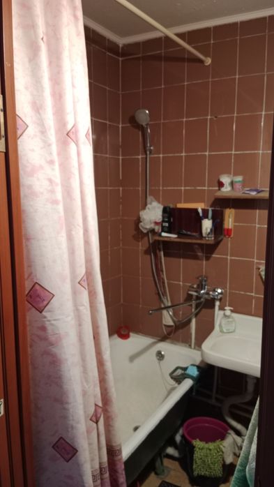 Продам 2х.ком. кв.полностью мебелированна