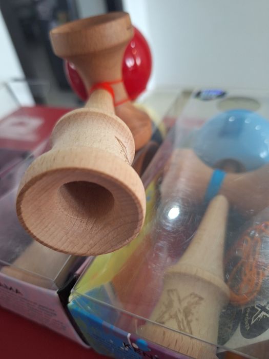 Vând lot kendama