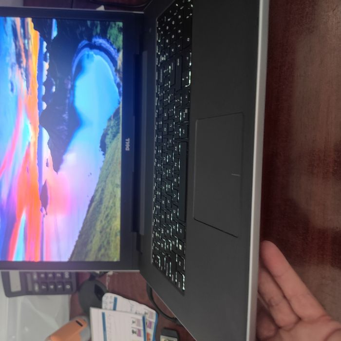 Leptop Dell model 5759 17.3 inch  i ,ssd 512gb 8 rami
