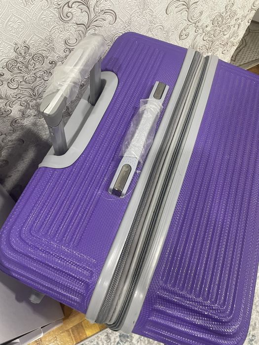 Продам чемодан дорожный