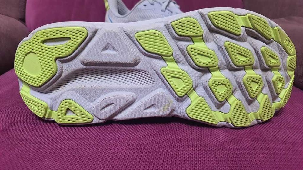 Adidasi alergare HOKA Clifton 9 marimea 41 1/2