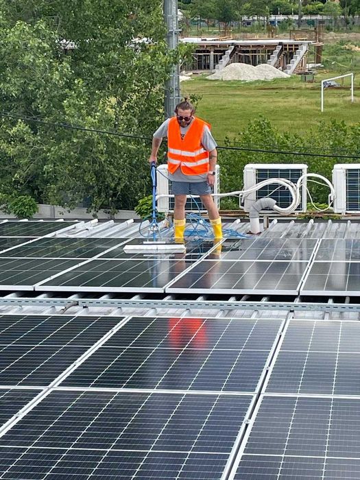 Spălare Panouri Fotovoltaice – Apă Demineralizată
