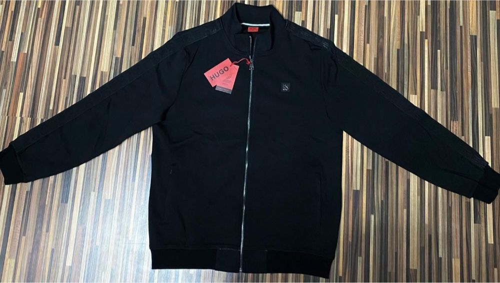 Vând compleu nou de bărbați Hugo