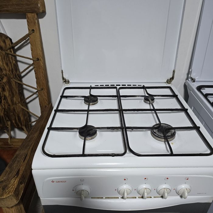 Продам газовую плиту