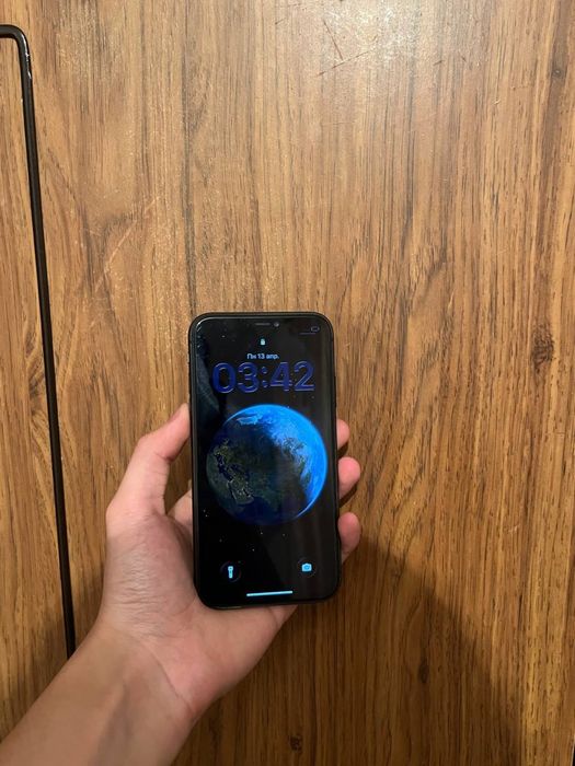 Продам срочно iPhone 11 64GB