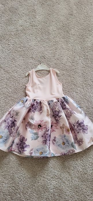 Прекрасни и стилни детски роклички HM.