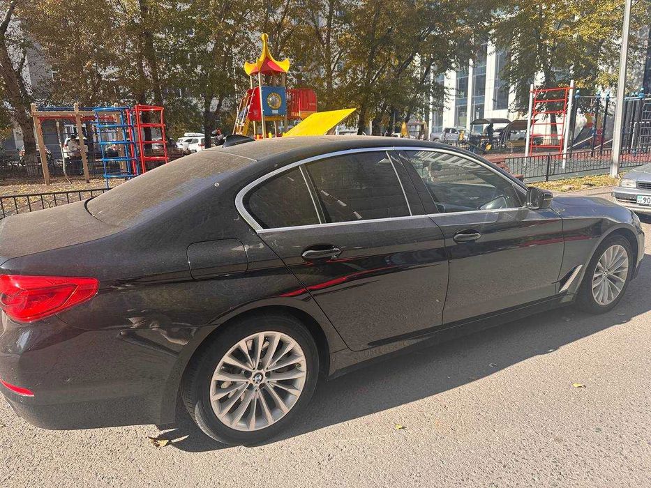 BMW 530i xDrive 2018 года