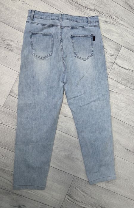 Продам женские джинсы