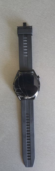 Huawei Watch GT3, работещ със счупено стъкло