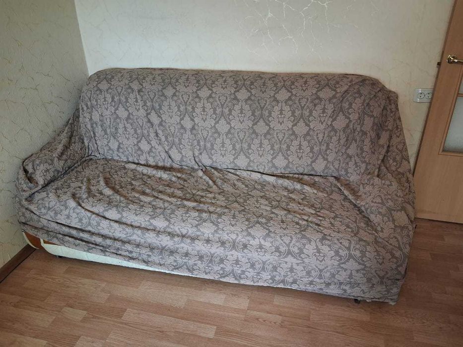 Раскладной диван и два кресла