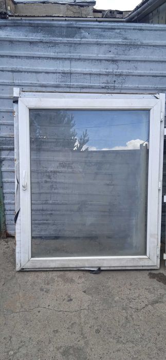 пластиковые окна и дверь