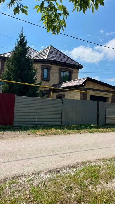 Продам Дом в ЦЕНТРЕ ГОРОДА. 8 комнат!