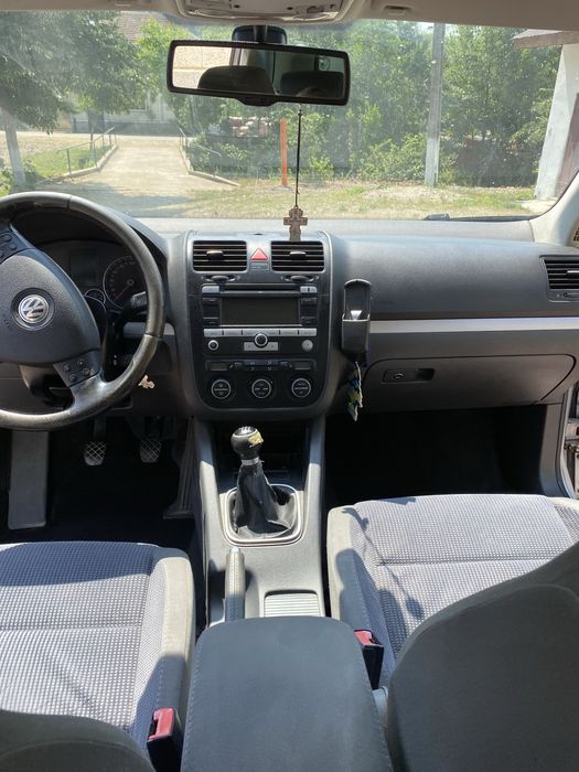 Vând golf 5 2.0 tdi 2008