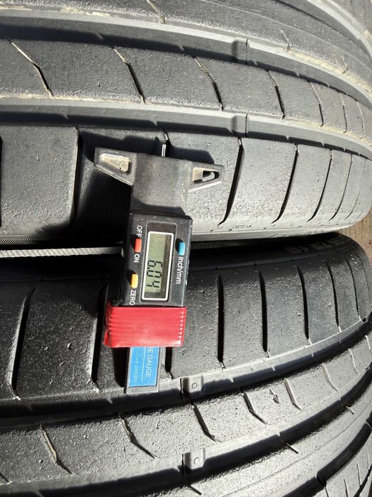 2x Anvelope Vara 235/35 R19 - Continental Conti Premium Contact 5P