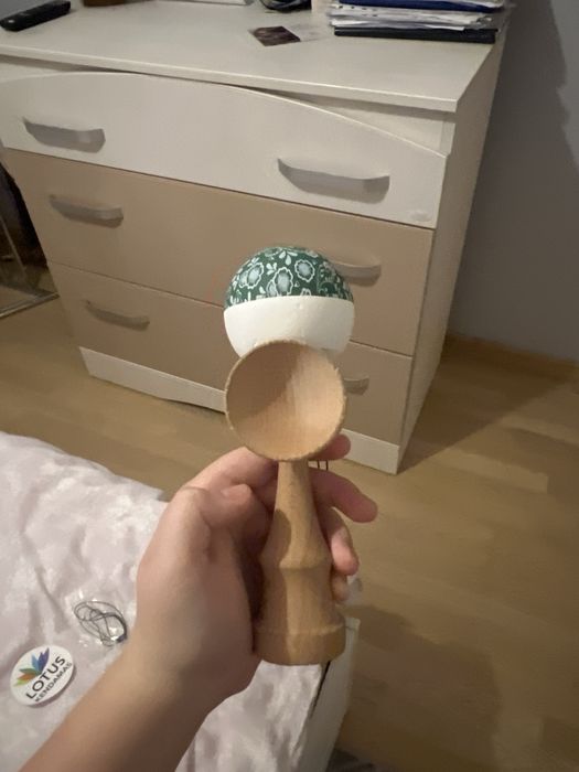 Kendama lotus bloom green anti skid v2