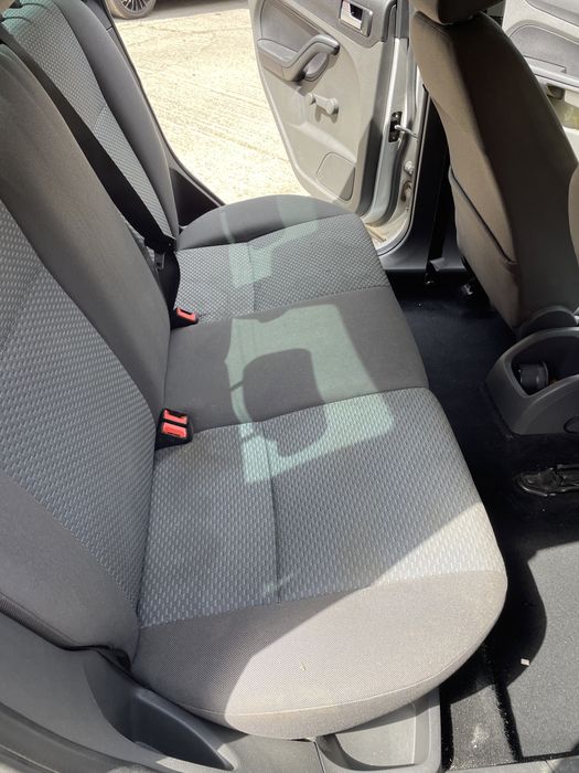 Curatare tapiterie auto si canapele spalare igienizare canapea