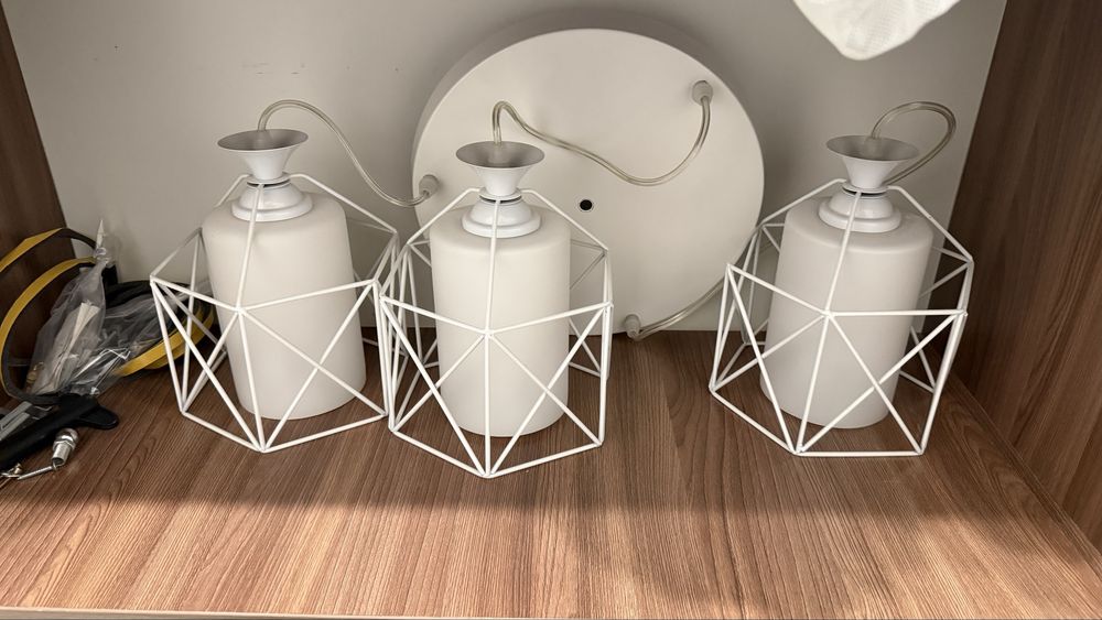 Продам люстры по 10 тыс