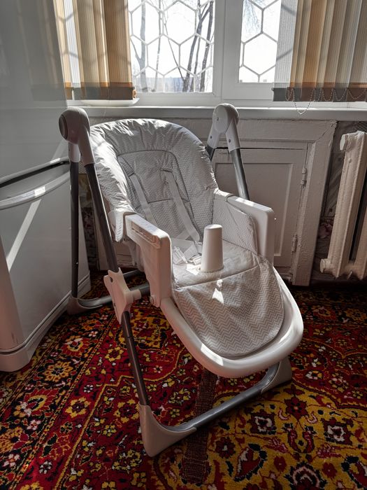 Продам стол для кормление детей