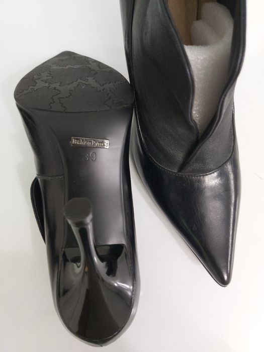 женские модельные туфли