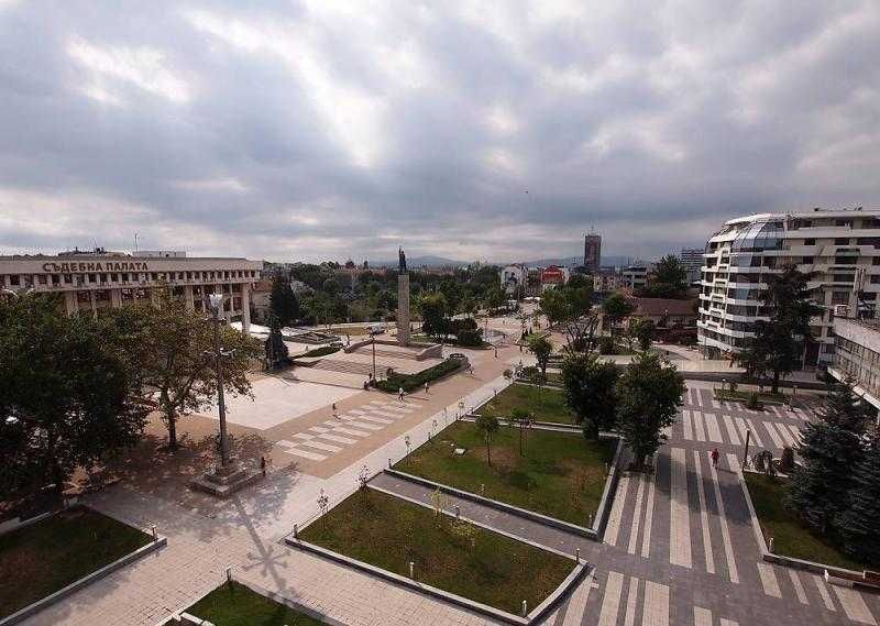 Отличен тристаен апартамент в центъра!