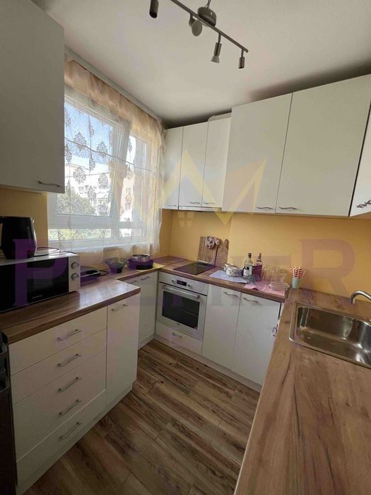 Дава се под наем Тристаен апартамент в Варна, Колхозен пазар - 100 кв.м за 612 € - Снимка #2