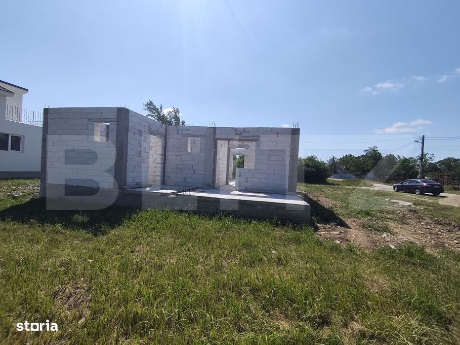 Casa de vanzare, la rosu, 3 camere, 90 mp, in Les