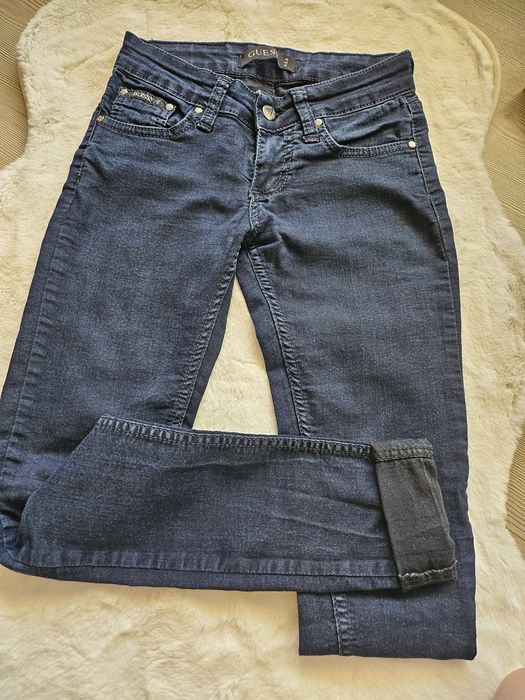 Оригинални дънки Guess много запазени