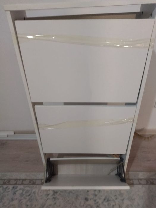 Обувница  белая.