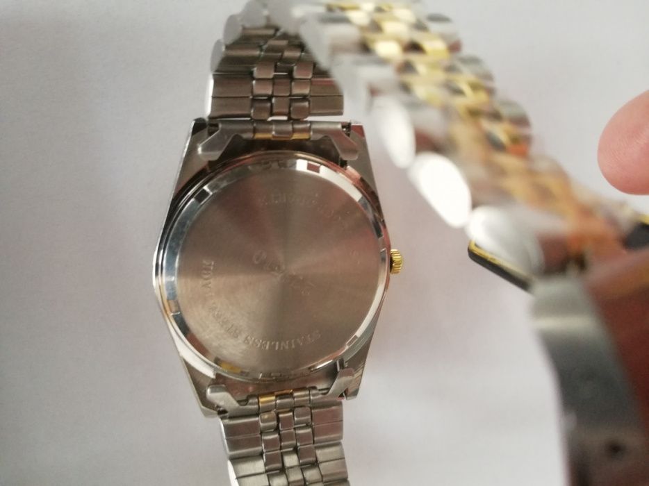 Ceas Royal Club Nou in cutie cu garantie